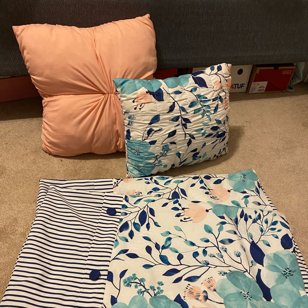 Queen size comforter! - Picture 3 of 5
